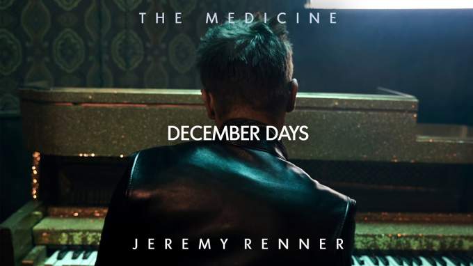 Jeremy Renner - 